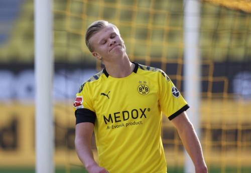 球显得十分 球显得十分