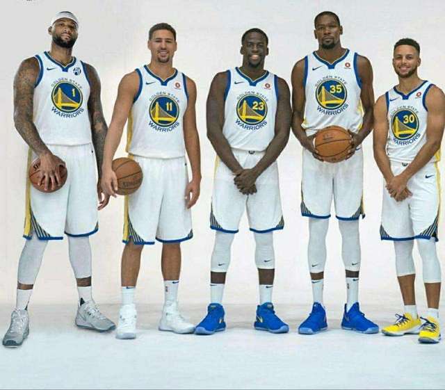 日本九名警察涉嫌非法在线赌场赌博